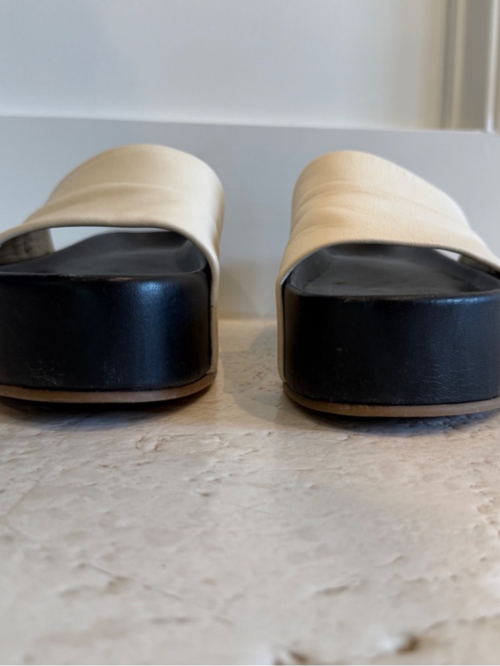 BEEK • BLACK & IVORY LEATHER PLATFORM SLIDES SIZE 8 EUC - Picture 4 of 10